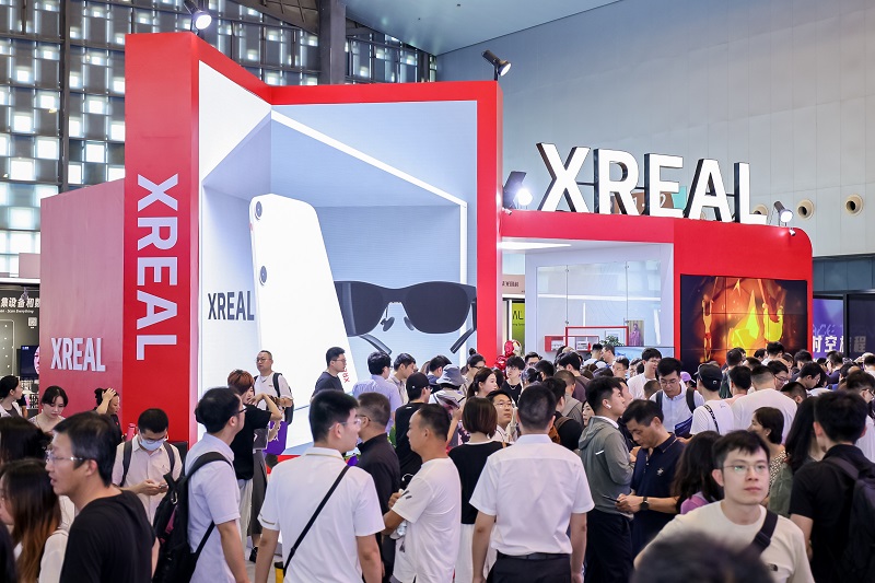 現場直擊WAIC 2024！XREAL展臺人氣火爆，多款空間計算產品同時亮相-93913-XR&元宇宙信息與產業服務。