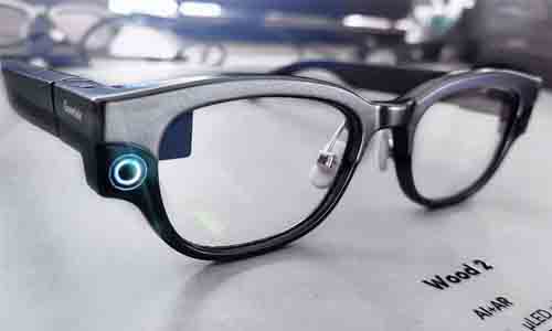 歌爾股份在CES 2025大會亮相輕量級AI+AR眼鏡Wood2